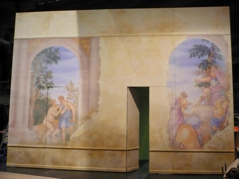 Frescoimitation auf bespannten Sperrholzwänden, Lasurmalerei und Putzimitation (Kulissenwand ca. 6,00m x 8,00m); Die Hochzeit des Figaro, Städtische Bühnen Münster